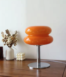 Candeeiro Macaron Laranja – Design Retrô Colorido com Cúpula Translúcida